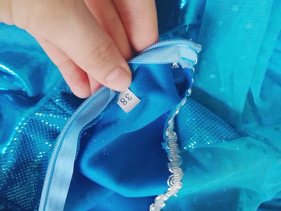 Продам платье на 8-9-10 лет