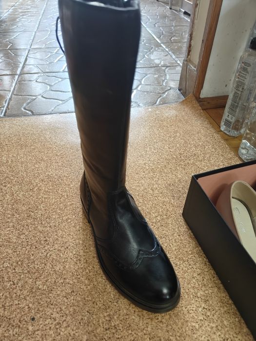 Vand incaltaminte noua