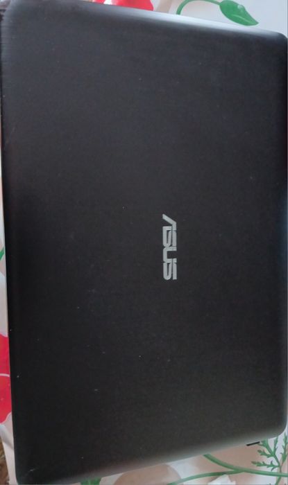 Vând laptop Asus