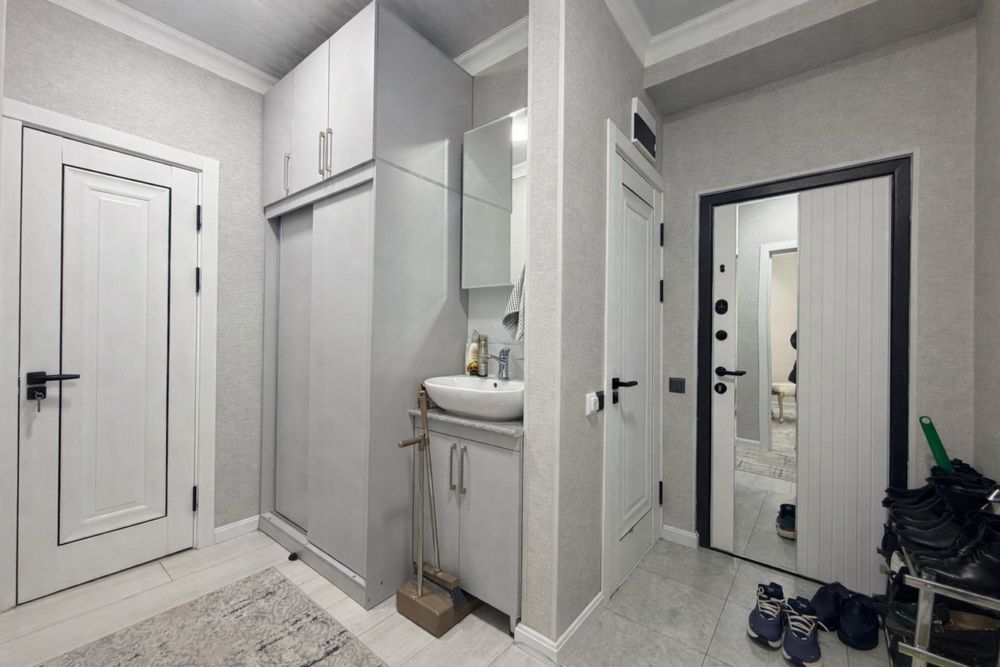 Srochna 3 xonali Yevro remont uy Yunusobod 4 kvartal sotiladi!