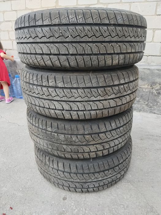 Резина на БМВ 215/60/16