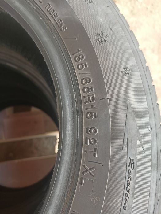 Продам зимние шины липучки