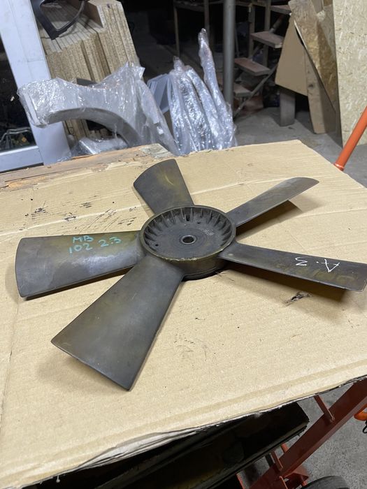 Лопасть Мерседес 102 (2.3) диффузор