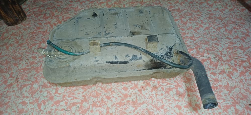 Продам запчасти на москвич 2141