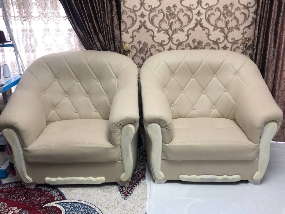 Divan kreslo sotiladi