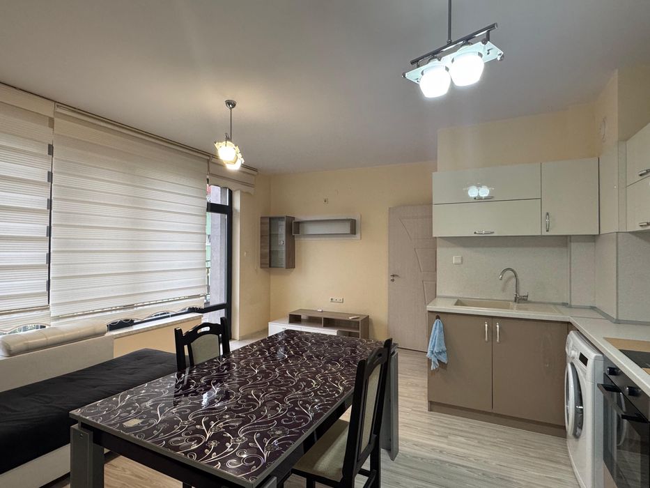 Дава се под наем Двустаен апартамент в Търговище, Център - 60 кв.м за 331.5 € - Снимка #1