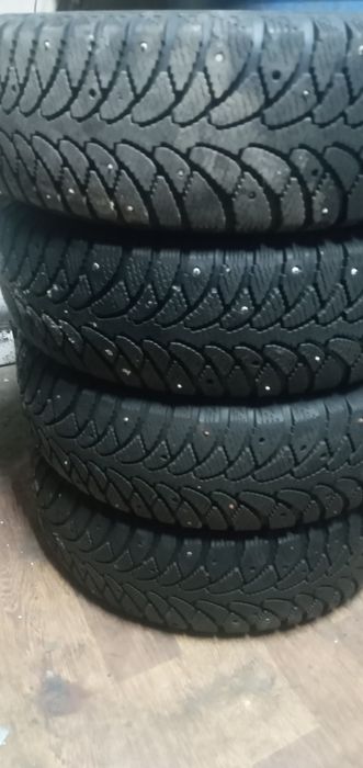 Продам комплект шин на 13