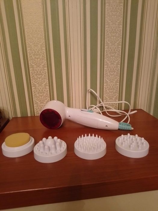 Продам массажер электр. с инфракрасным излучением и насадками б/у