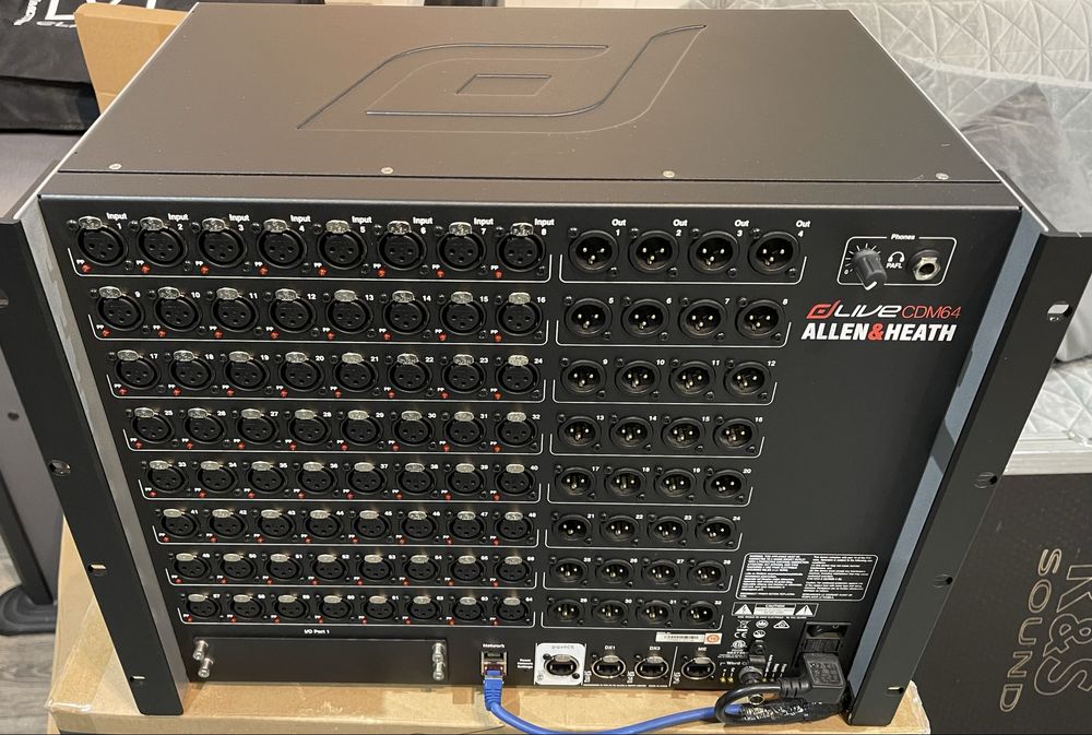 Mixer digital Allen Heath dLive CDM64