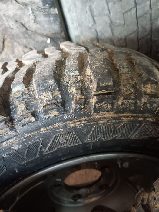 Jante 5×139.7 daihatsu, suzuki, nissan, toyota anv. simex 195/80 R15