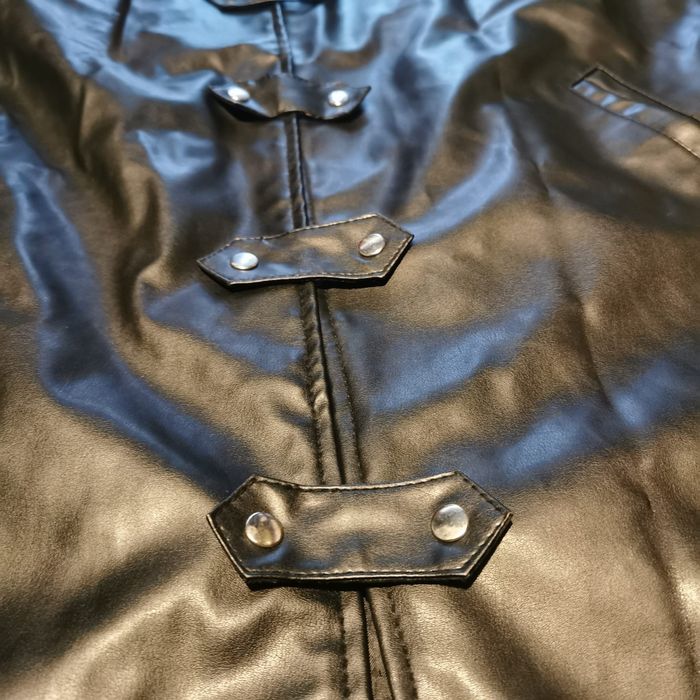 Vând palton gotic mărime L