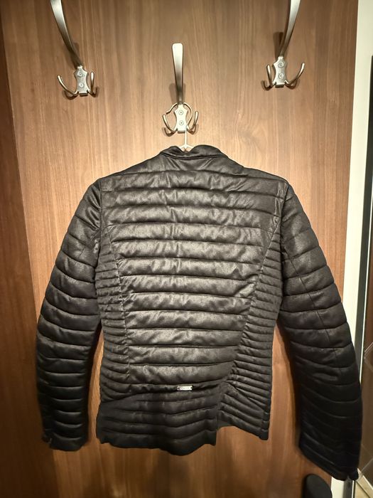 Късо Яке Guess XS