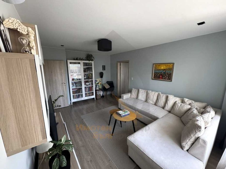 Тристаен обзаведен апартамент в Хаджи Димитър