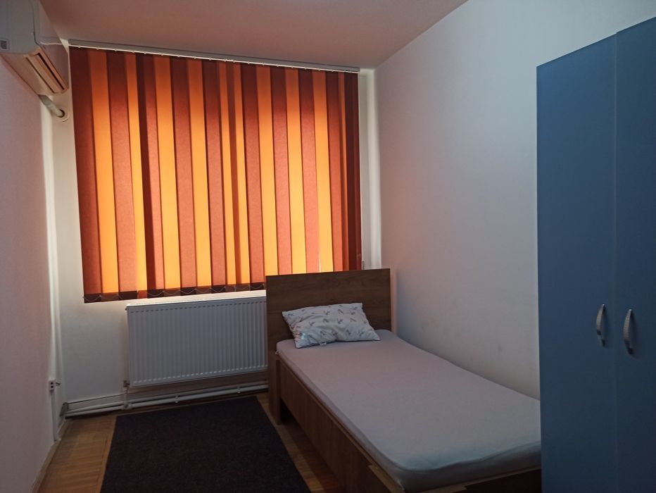 De închiriat casă