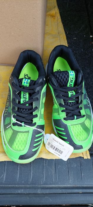 Маратонки нови..