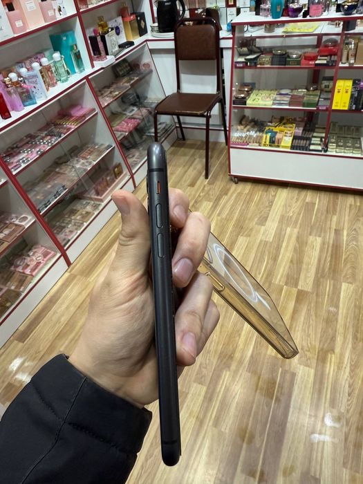 IPHONE 11 3mln + org zaryadchik full complekt