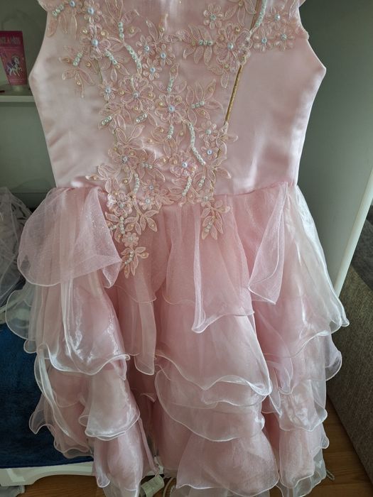 Продам платье на девочку