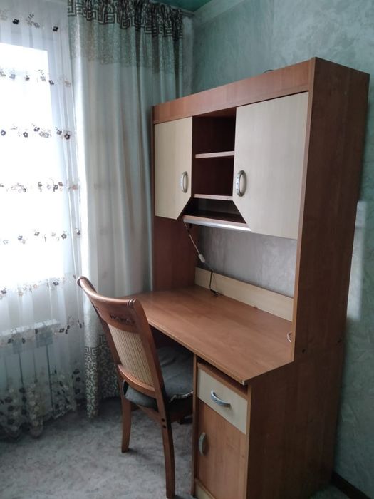 Отдам даром ученическтй стол