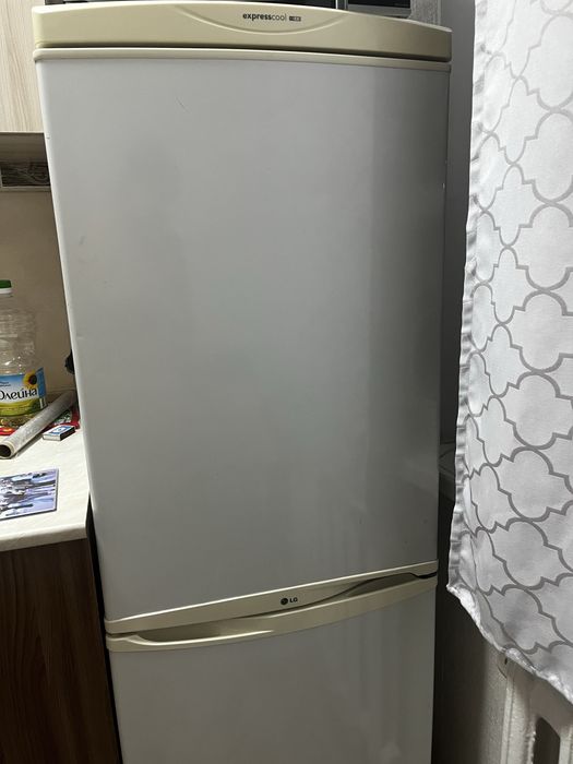 Холодильник б/у