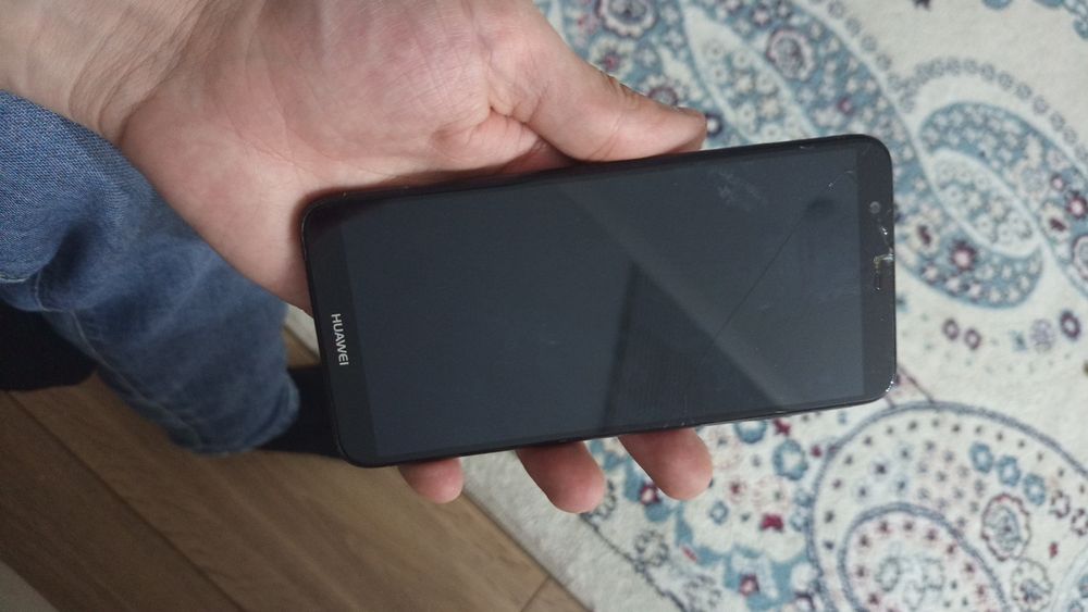 Продам телефон Huawei p smart