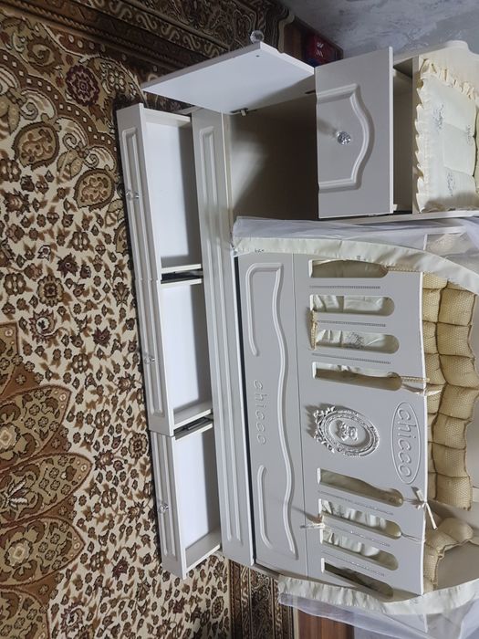 детский кровать.