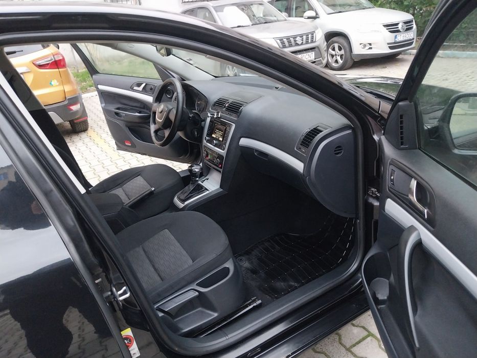 Vând skoda octavia 2011 automat DSG 7+1 diesel 105 CP!!