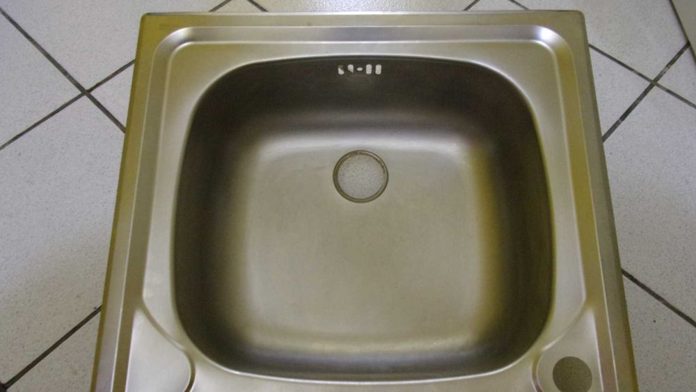 AIKO metal sink for kitchen 860mm x 500mm x 150mm - 1 year old - perfect condition