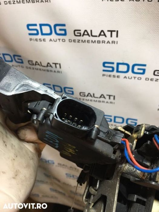 Incuietoare Broasca Iala Dreapta Fata VW Golf 4 Bora 1998 - 2005