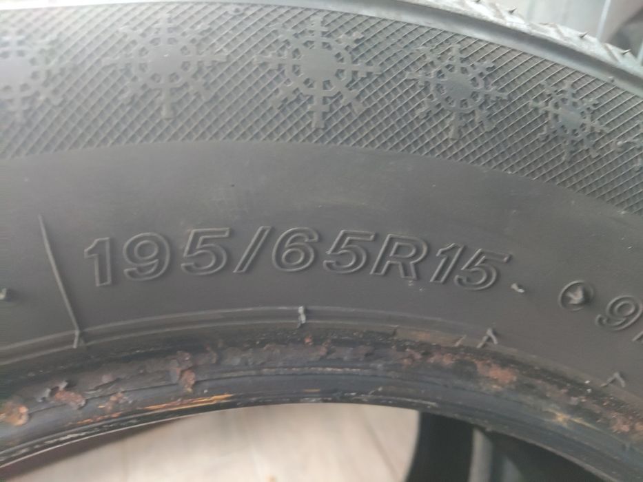 Два броя зимни гуми Lassa 195/65/15