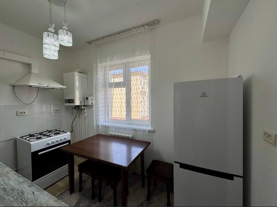 Dom sotiladi 1 xonali 30 kvadrat  Ikarda