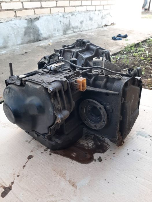 Продам коробку на Джетту