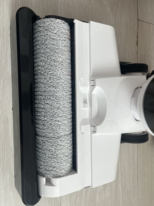 Пылесос и полы тоже моет  IEJE