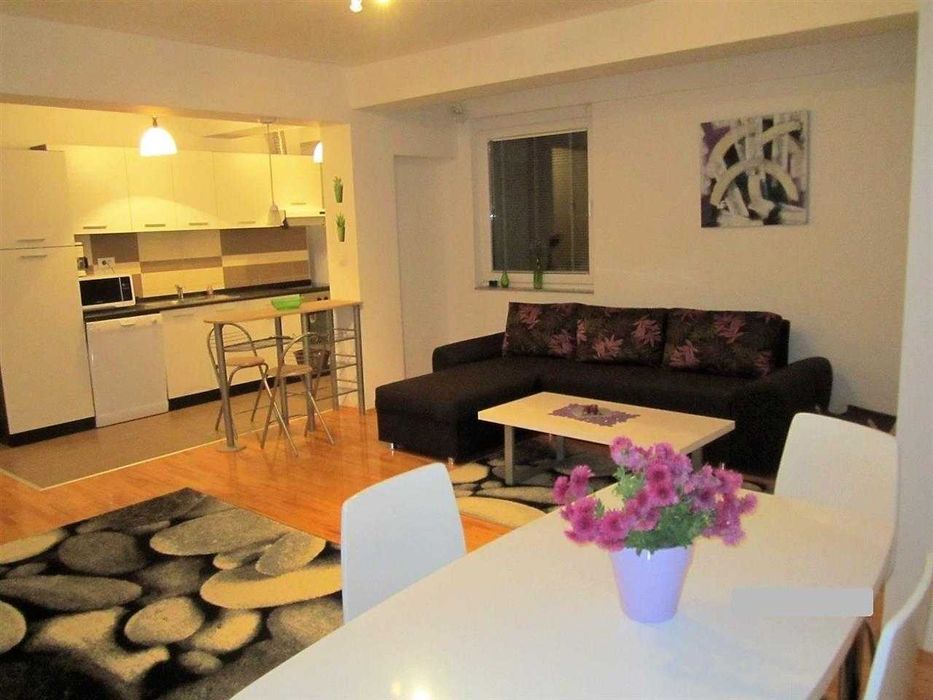 Дава се под наем Двустаен апартамент в Бургас, Изгрев - 59 кв.м за 188.7 € - Снимка #2