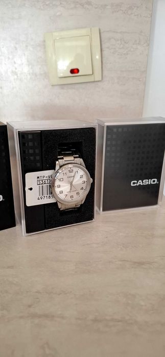 Часовник casio водоустоичив