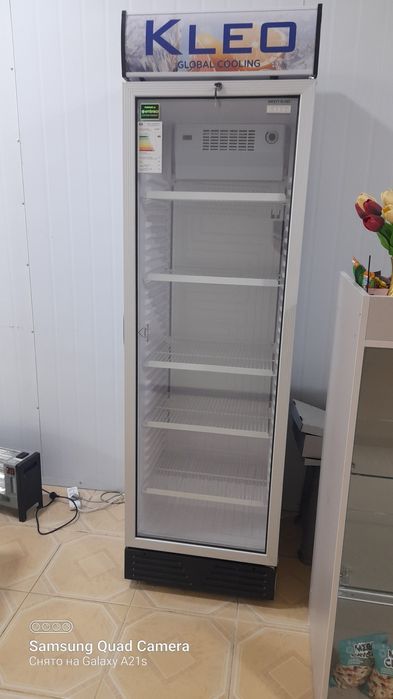 Витринный холодильник