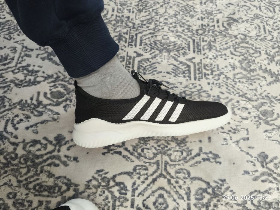 Продам кроссовки мужские