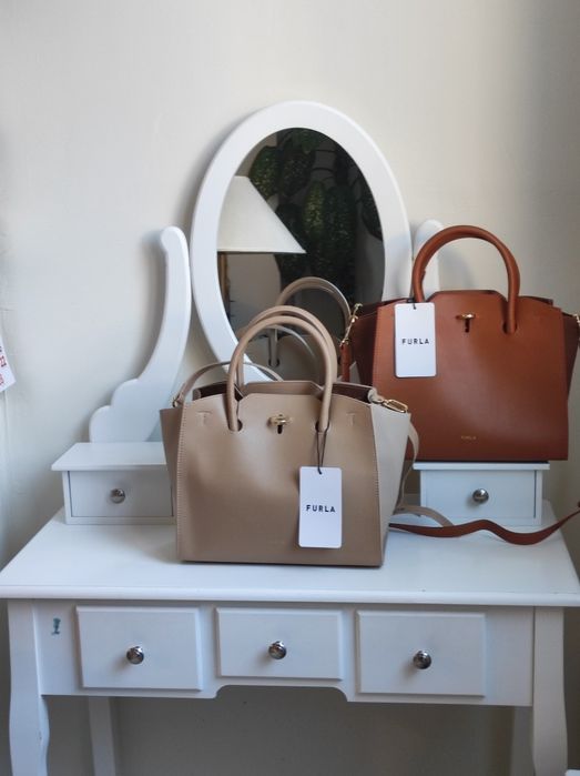 Чанта Furla естествена кожа