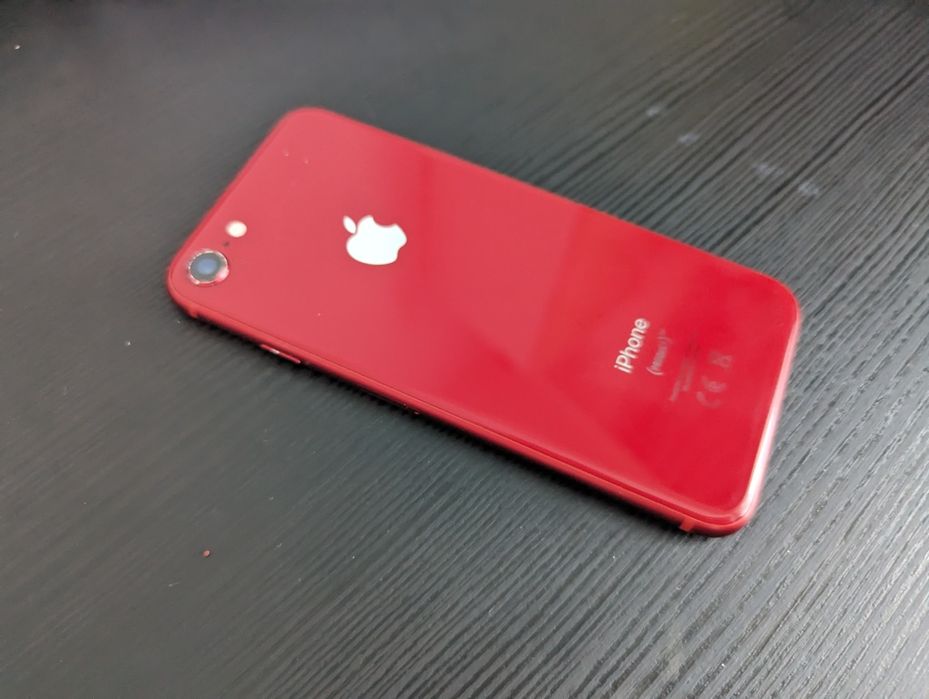 iPhone 8  rosu 64GB