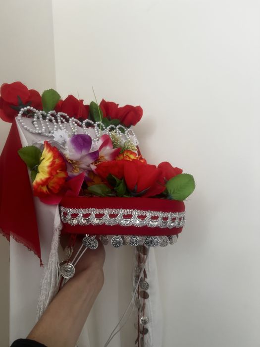 Тракийска шапка с цветя