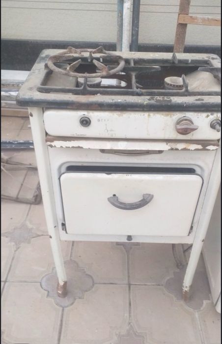 Gaz plita ishlaydi yangi olganim uchun sotilyabti