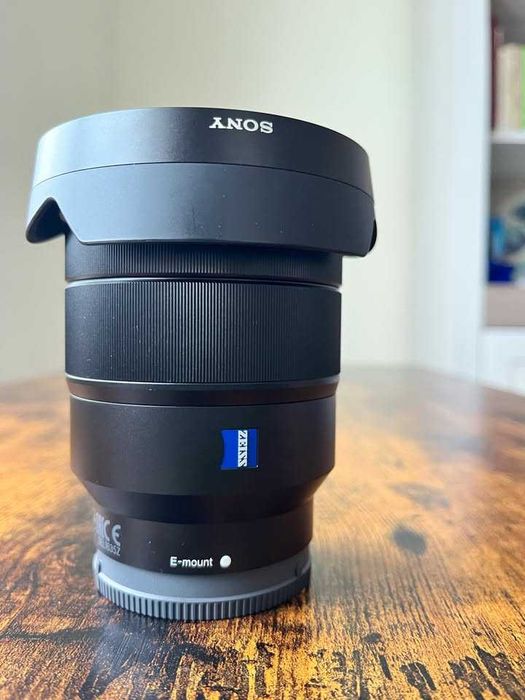 Obiectiv Zeiss Vario-Tessar 16-35mm f/4 ZA OSS pentru Sony FE