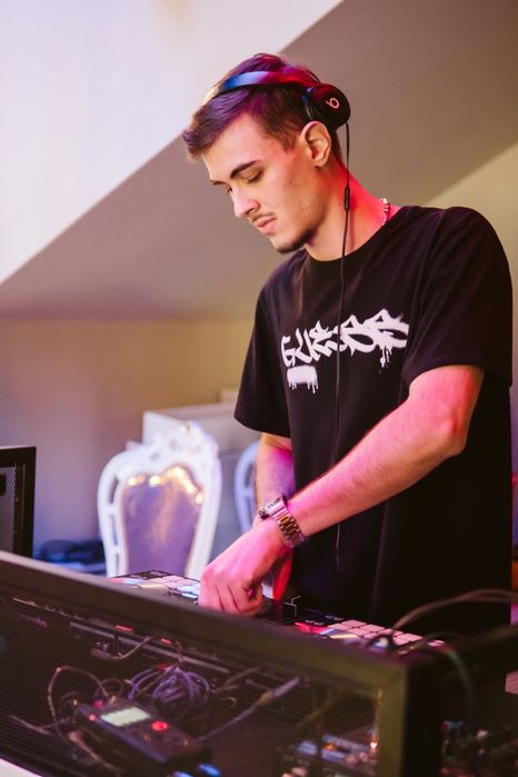 Dedicații Fara Numar Dj Eveniment Majorat Sonorizare Fotograf