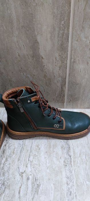Ghete kaki din piele naturala