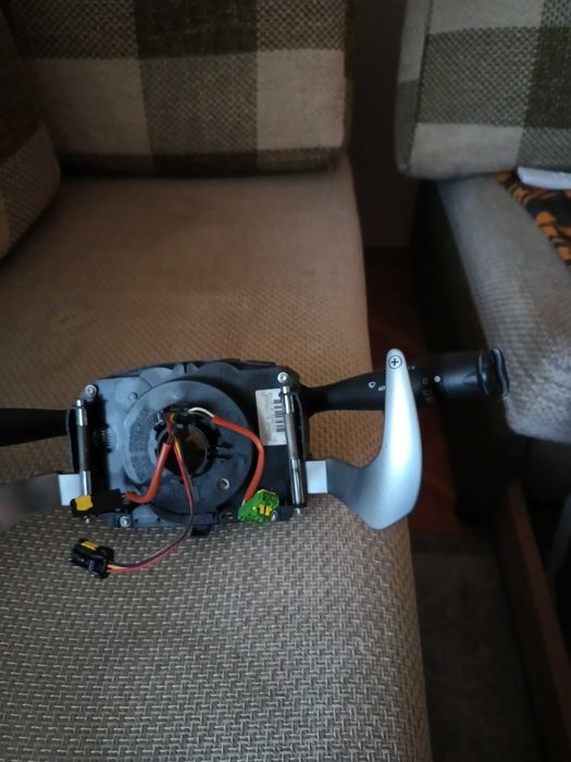 Продавам COM модул за Пежо и Ситроен