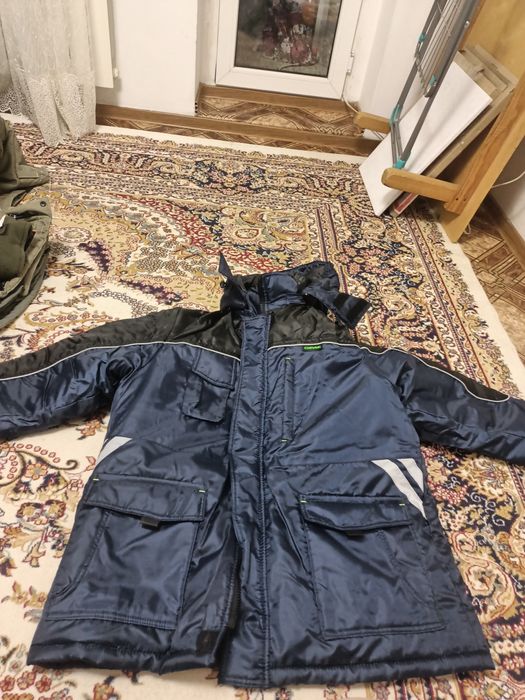 Спедодежда сатылады.размері 52/54  нақты алушы болса бағасын келісеміз