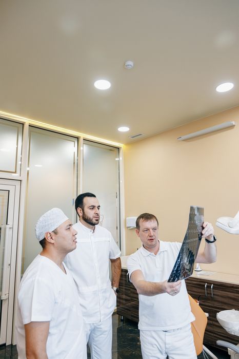 Стоматолог терапевт