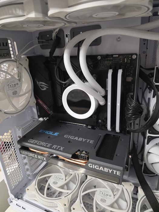 Rtx 3060 TI ryzen 7 5800x placa baza si 32 gb ram