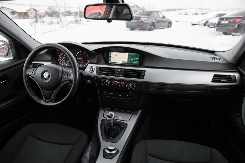 Bmw seria3 e91 2.0 163 cp navi xenon posibilitate rate