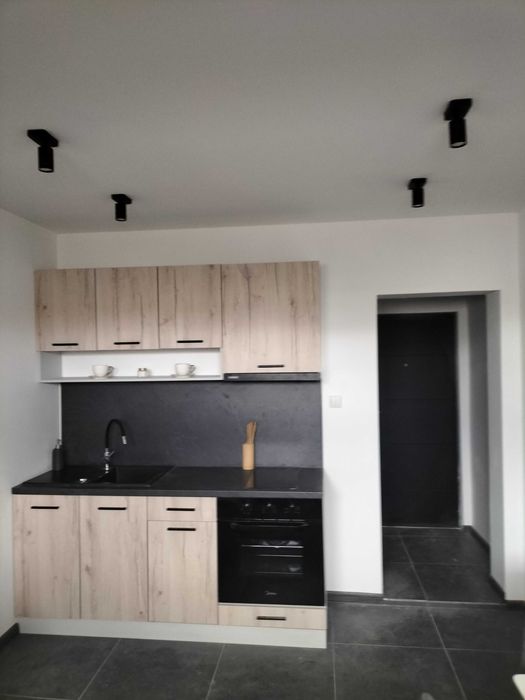 Давам под наем едностаен апартамент след основен ремонт в центъра на град Варна