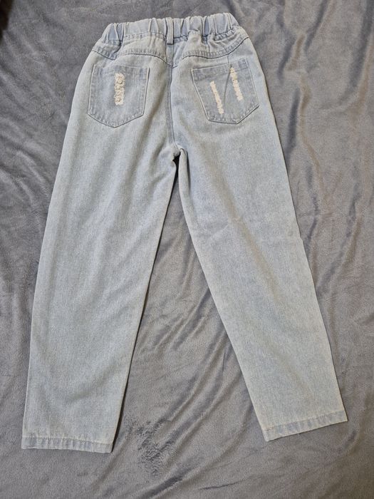 Детски дънки с кръпки